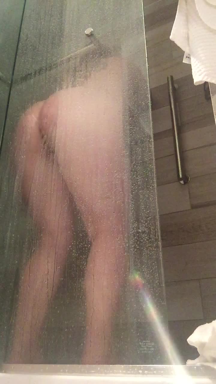 Playing in the shower 💦💦💦