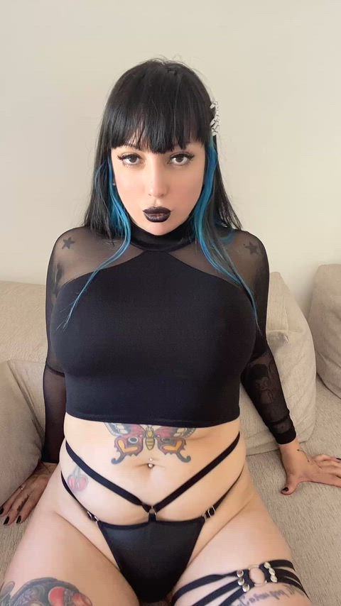 Body's just quietly screaming for long touches