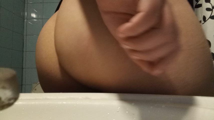 Do you like watching me play with my butt? Leave a like, honey :)