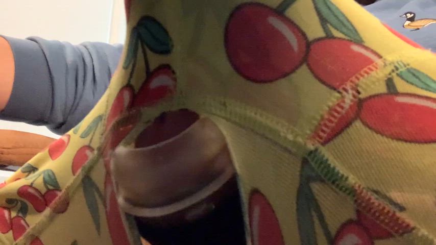 Fuck it gets hard to not completely empty my balls when I’m like this