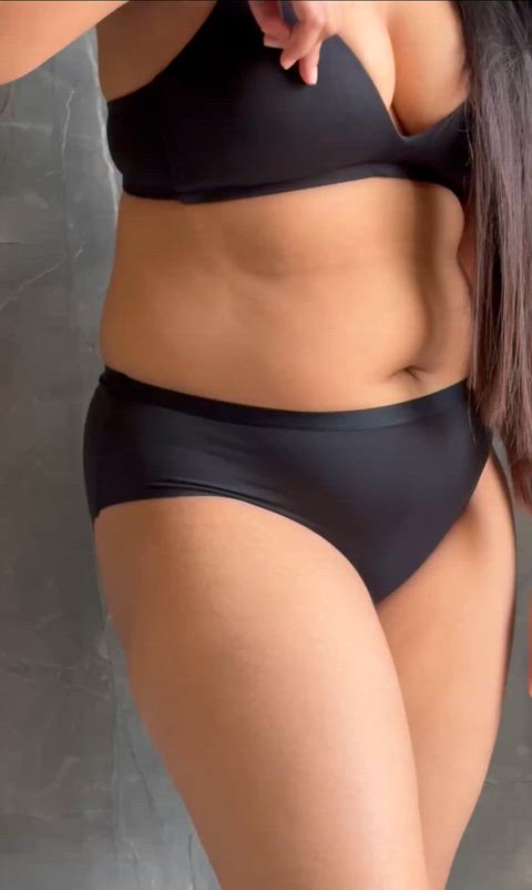 Scrolling stopped for a reason🌝. F24 available in Delhi/NCR for meetups