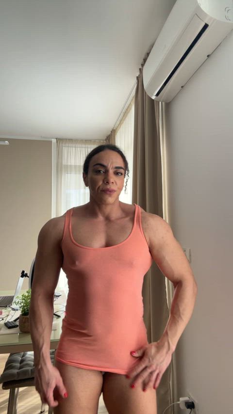 muscle mommy with a natural breasts are hard to find