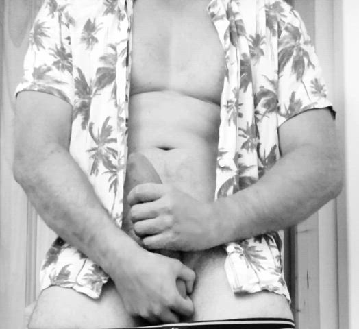 This daddy is so horny. I need a nice boy to deal with my frustration. [35]