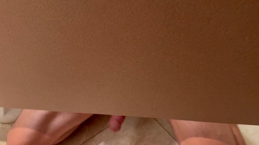 An anon big dick slid understall for me to suck