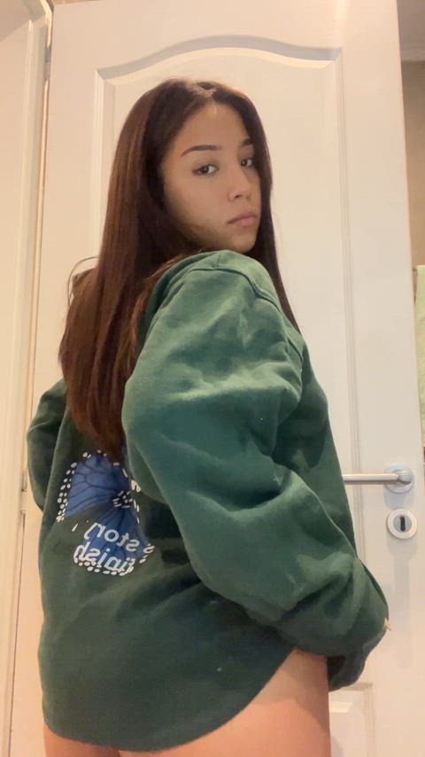 5’2” is the perfect height for getting absolutely railed