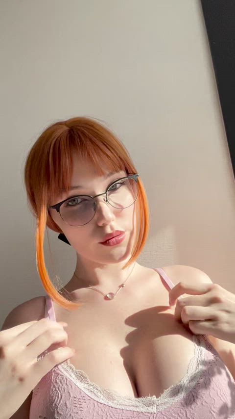 Imagine you’re my shy tutor and I’m the “distracted” student adjusting her straps every time you try to make eye contact 📚👀