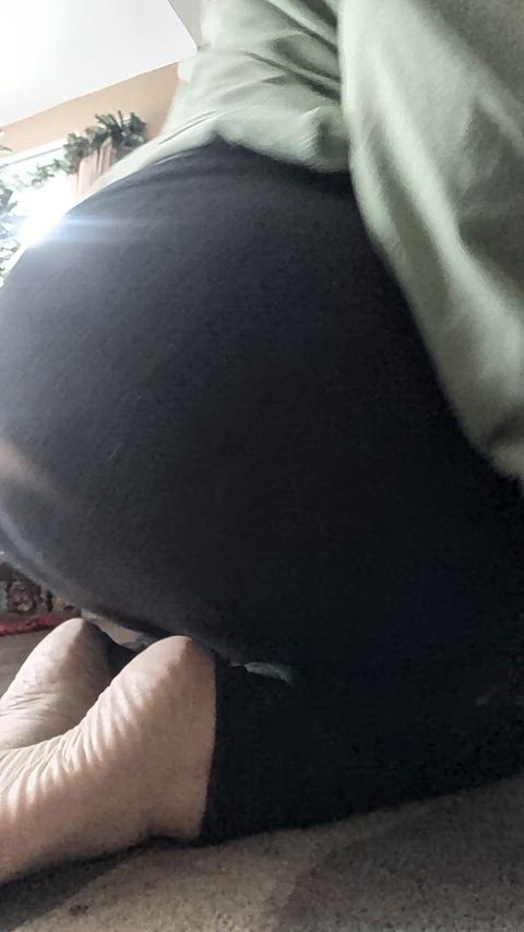 Fat ass ready to hop on and ride