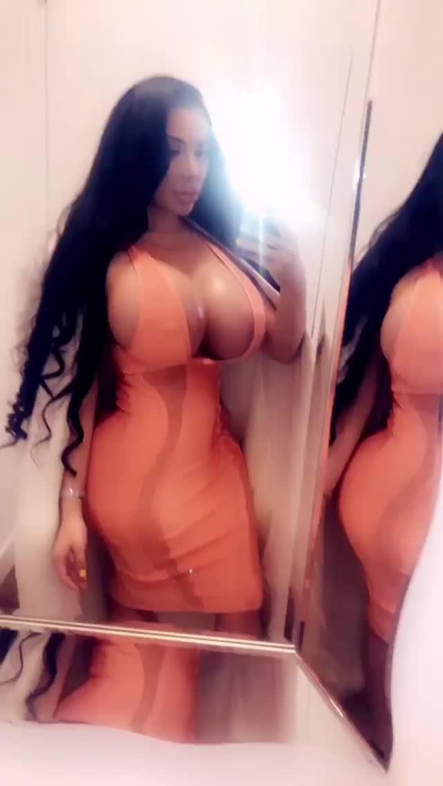 How to wear a dress