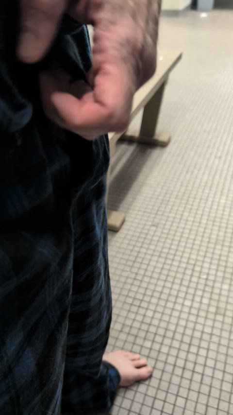 Pulling out to waggle for you [44M/IL]