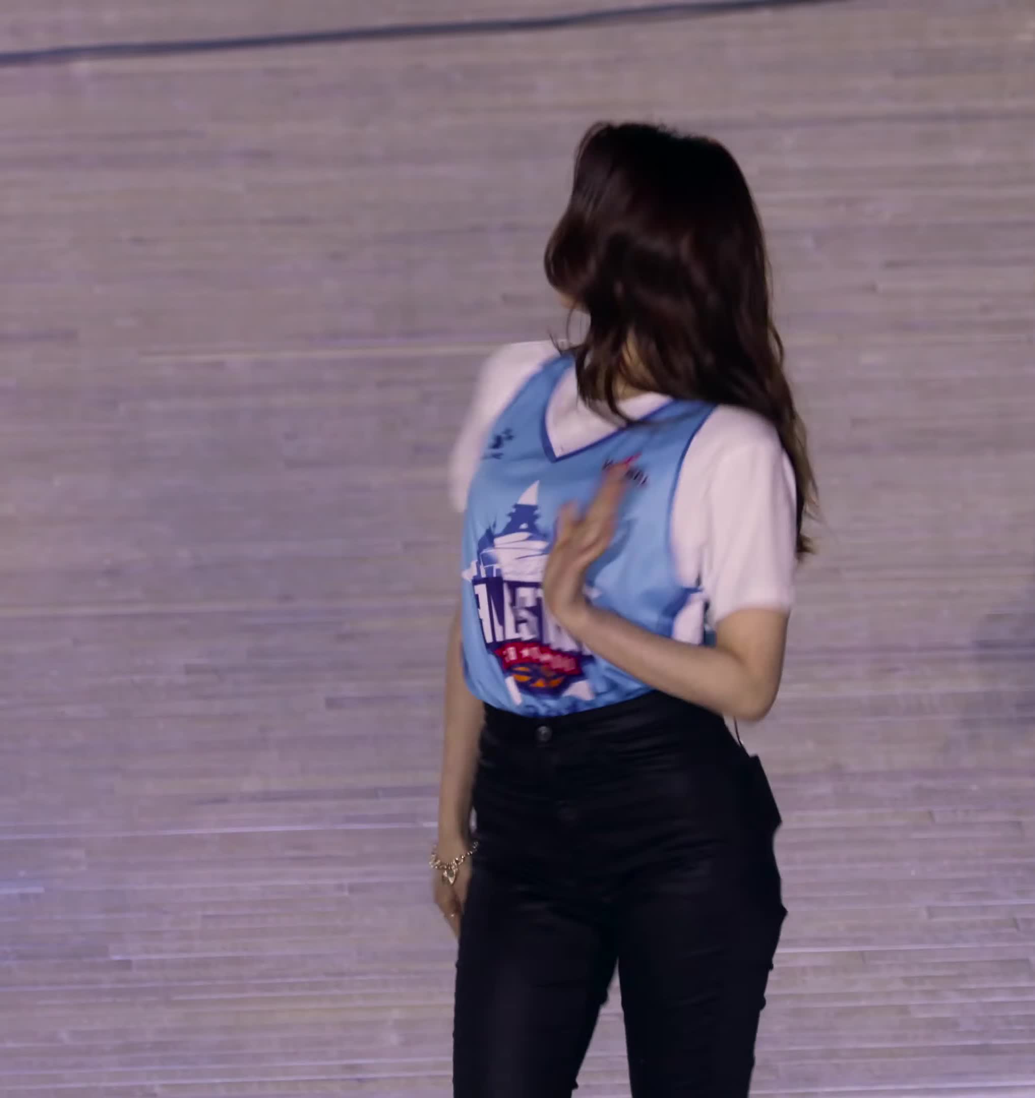 Gugudan - Mina