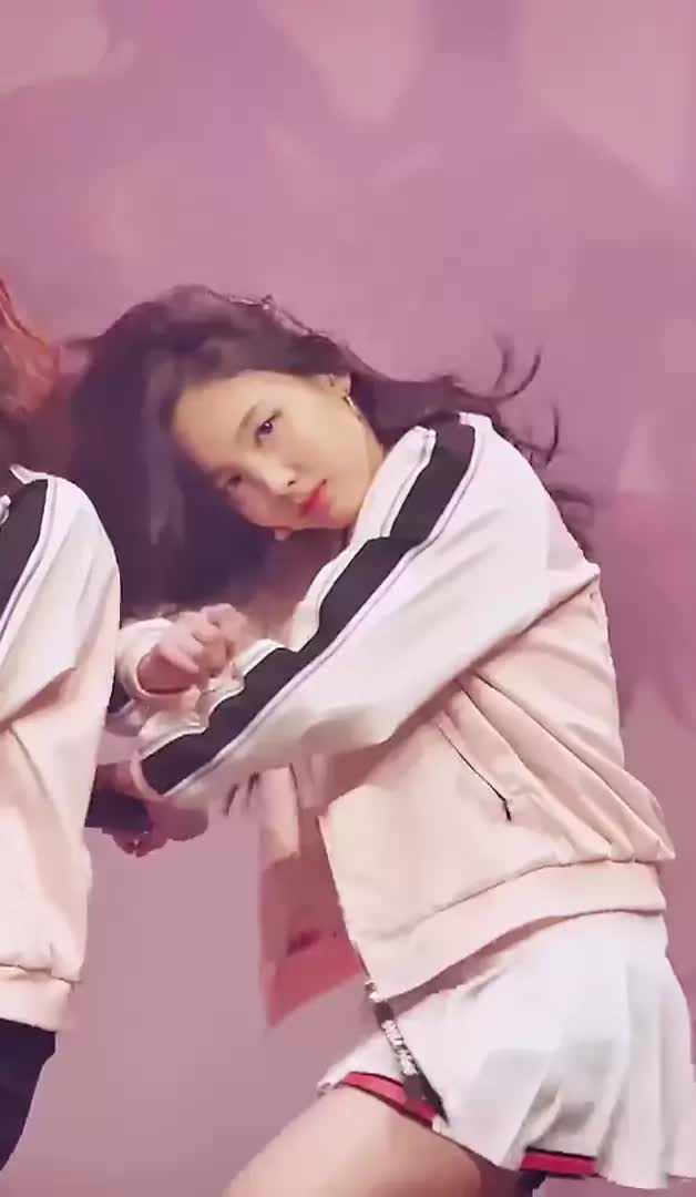 Twice - Nayeon - Staring at you while she grinds