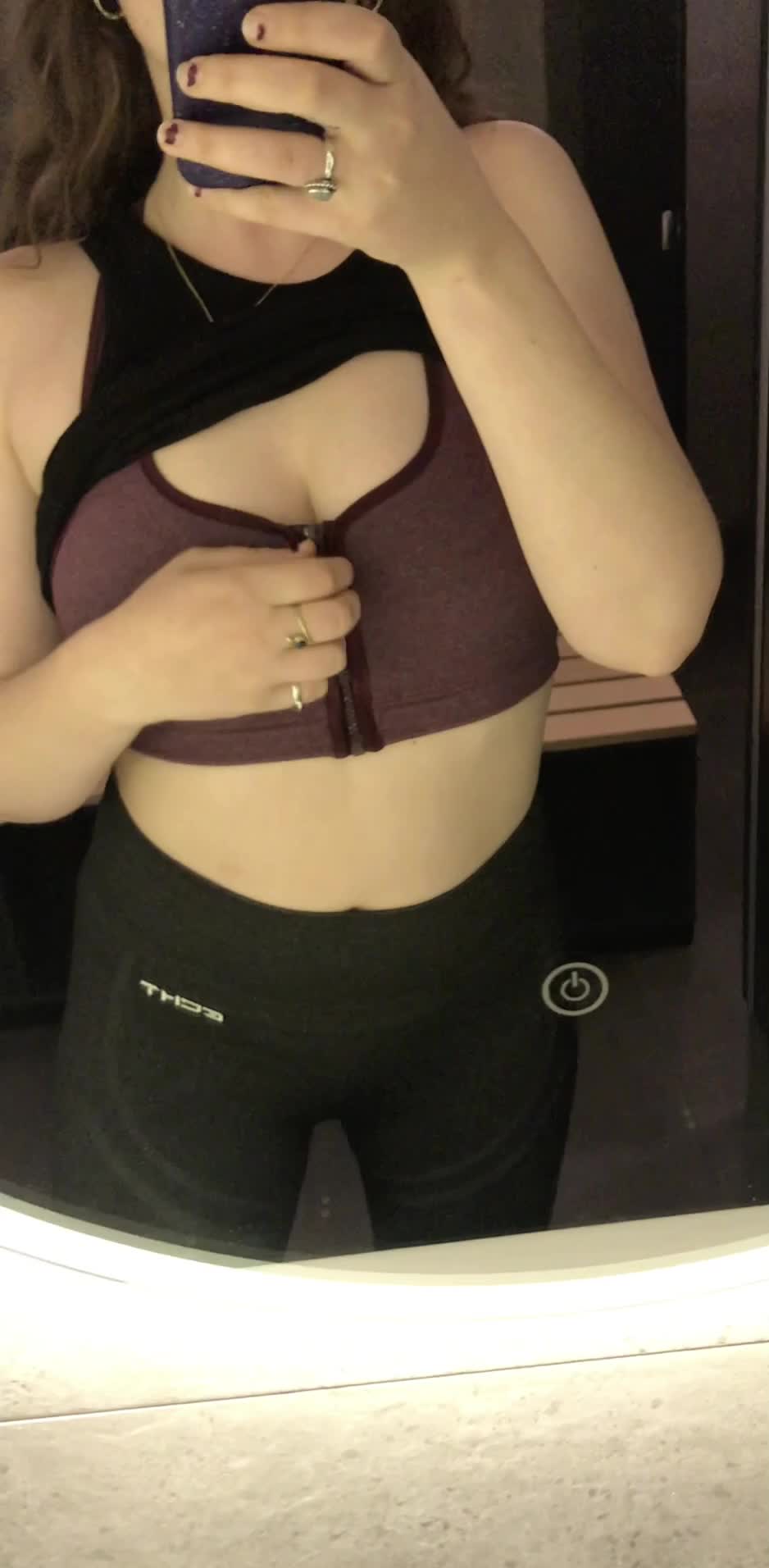 Getting my titties out in the gym changing room 😜 What would you do if you walked in?
