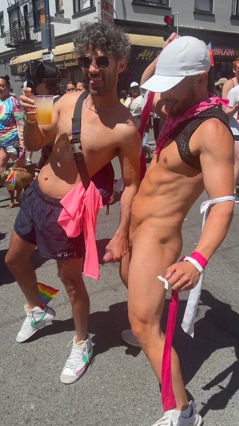 Posing for pictures with guys I meet on the street! ☺️