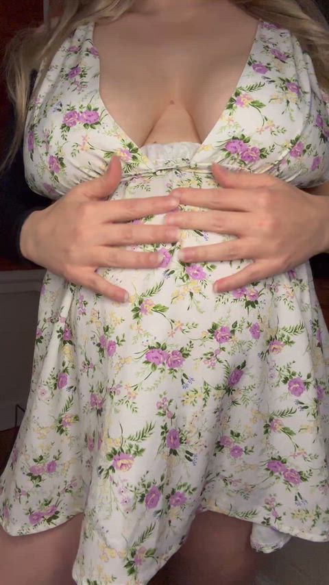 A preggo in a sundress ready for you to go balls deep.