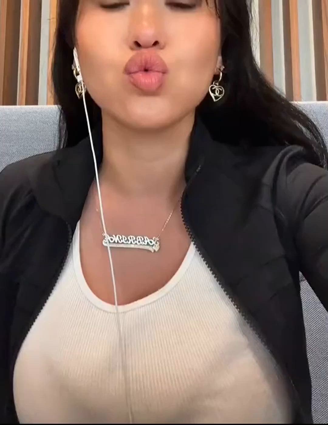 GIF thumbnail