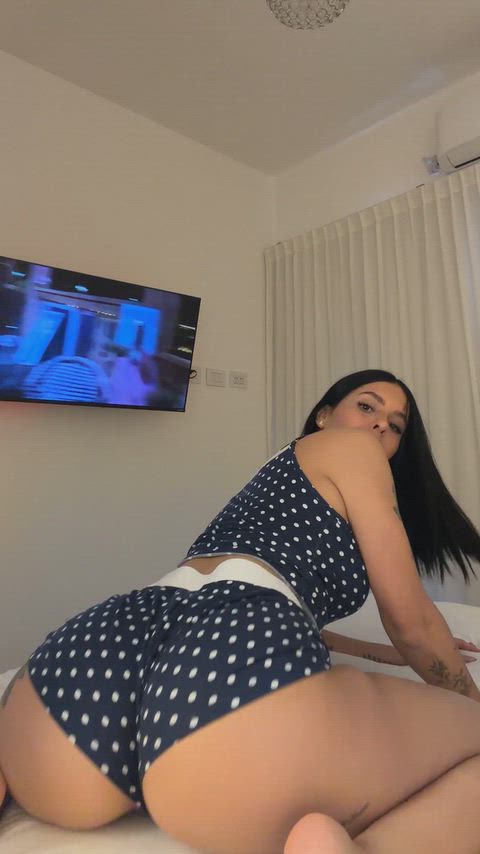 Hi, I'm Rozalia 💋 Latina, 23, all curves and no filter. Tap the link and let's get to know each other properly 🔥 thumbnail