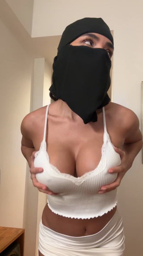 She’s lost self respect a while ago but this was so upfront lol