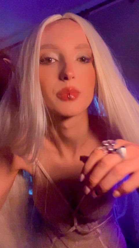 I’m the sweet elven girl you’ve been dreaming about 🧝‍♀️ Do you want me? Then let’s talk in private… I’ve got skills — violin, piano, drums… And if I feel like it, I might play on your nerves too 😉 Ready to find out what I can do? 💋 More about me — on my OF page @aurelia_sin4u 💋 thumbnail