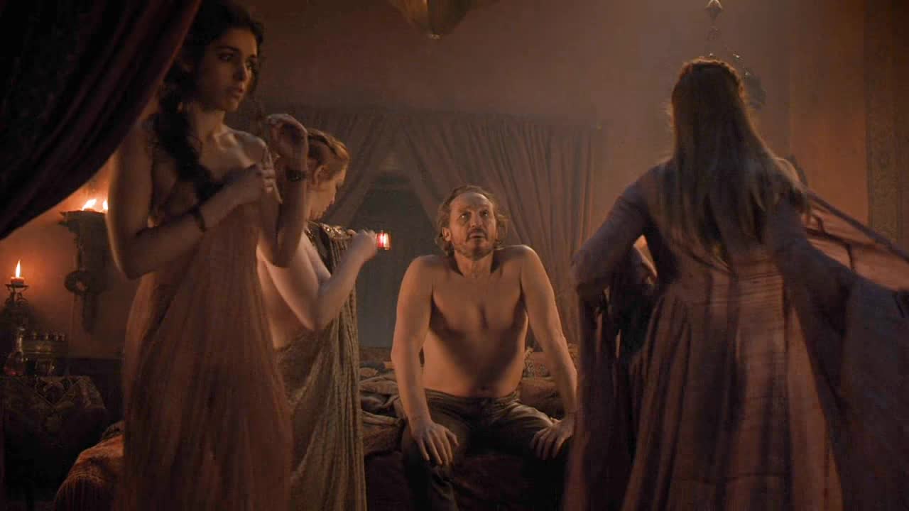 Josephine Gillan, Lucy Aarden, and Marina Lawrence-Mahrra in S8E1