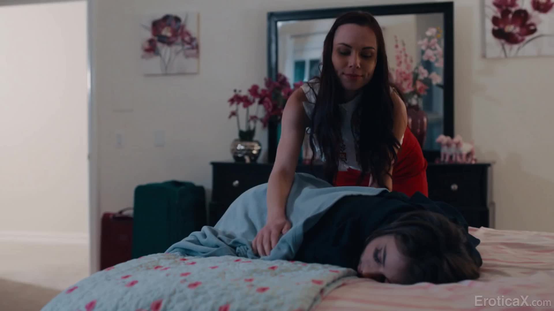 Gia Derza and Aidra Fox - Midnight Threeway