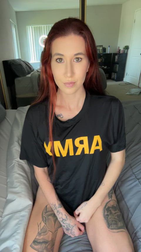 Strip me down and fuck me good… please 💋