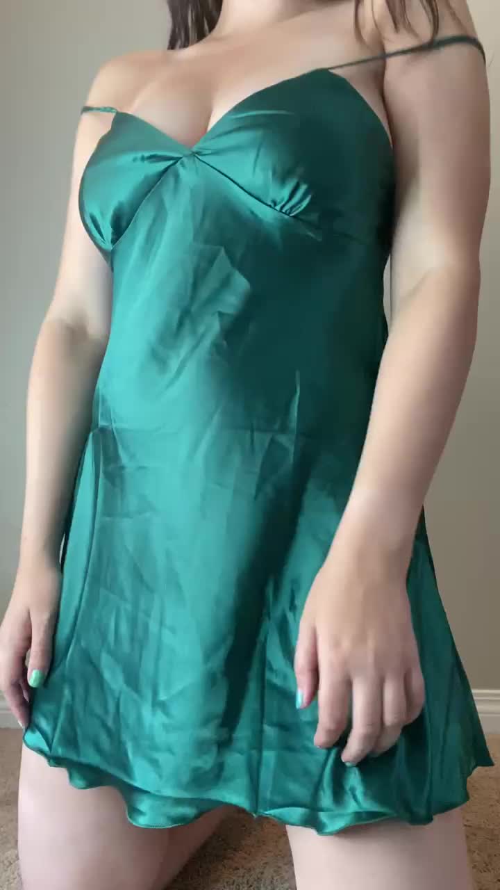 I'm just going to shimmy on out of this dress if that's okay with you ;)