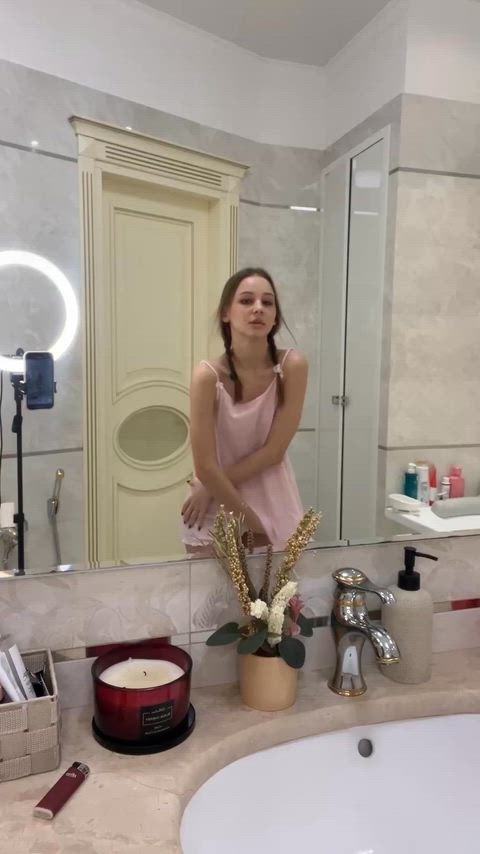 I'm so horny today, I think I need a creampie!