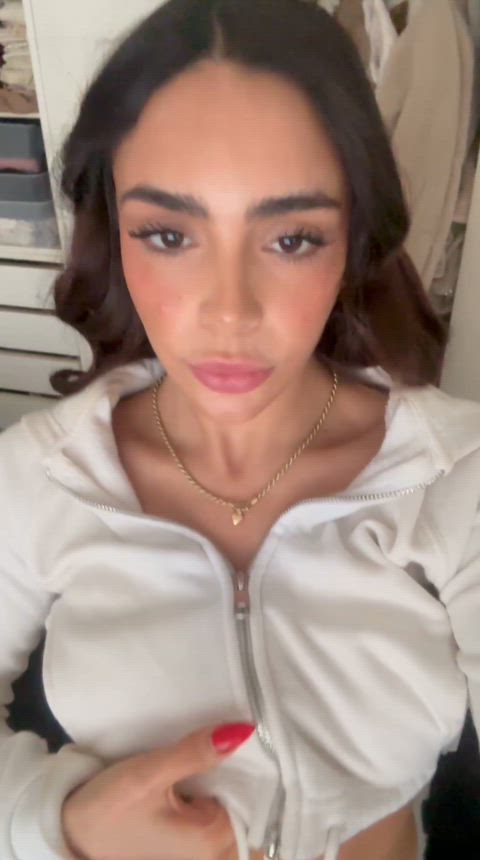 Look at this Latina flashing her tits