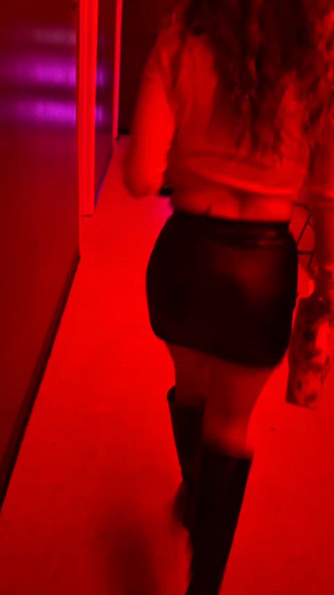 Always a good time at the local HTX gloryhole for this mommy