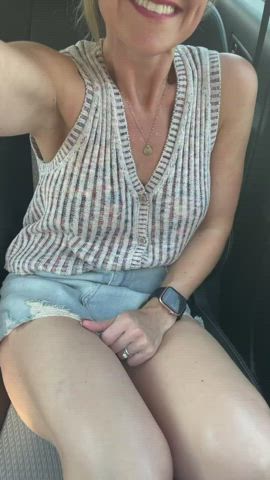 I’ve got the biggest fantasy of having a hot stranger eat my pussy in the parking lot…hungry? [F]41
