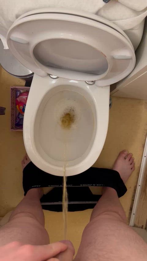 Need someone to hold it😘