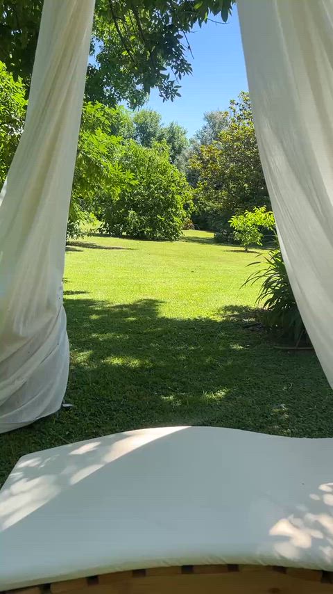 be honest, am I hot or not?