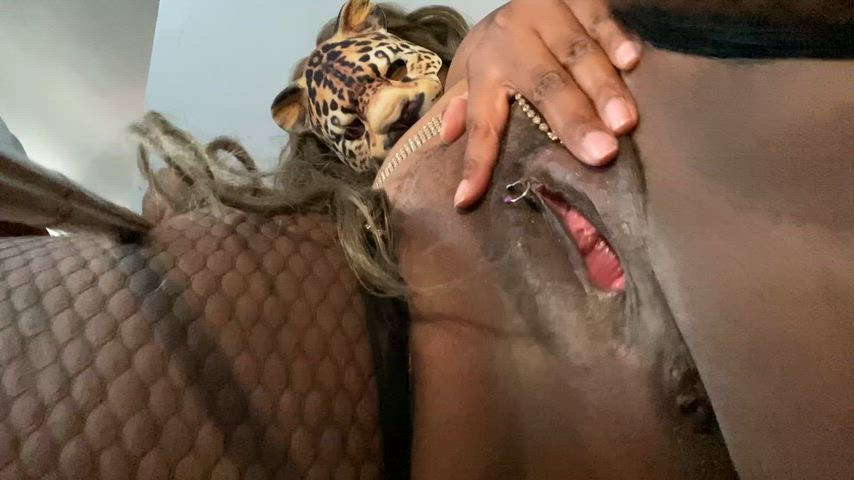 What would you do if a leopard attacks