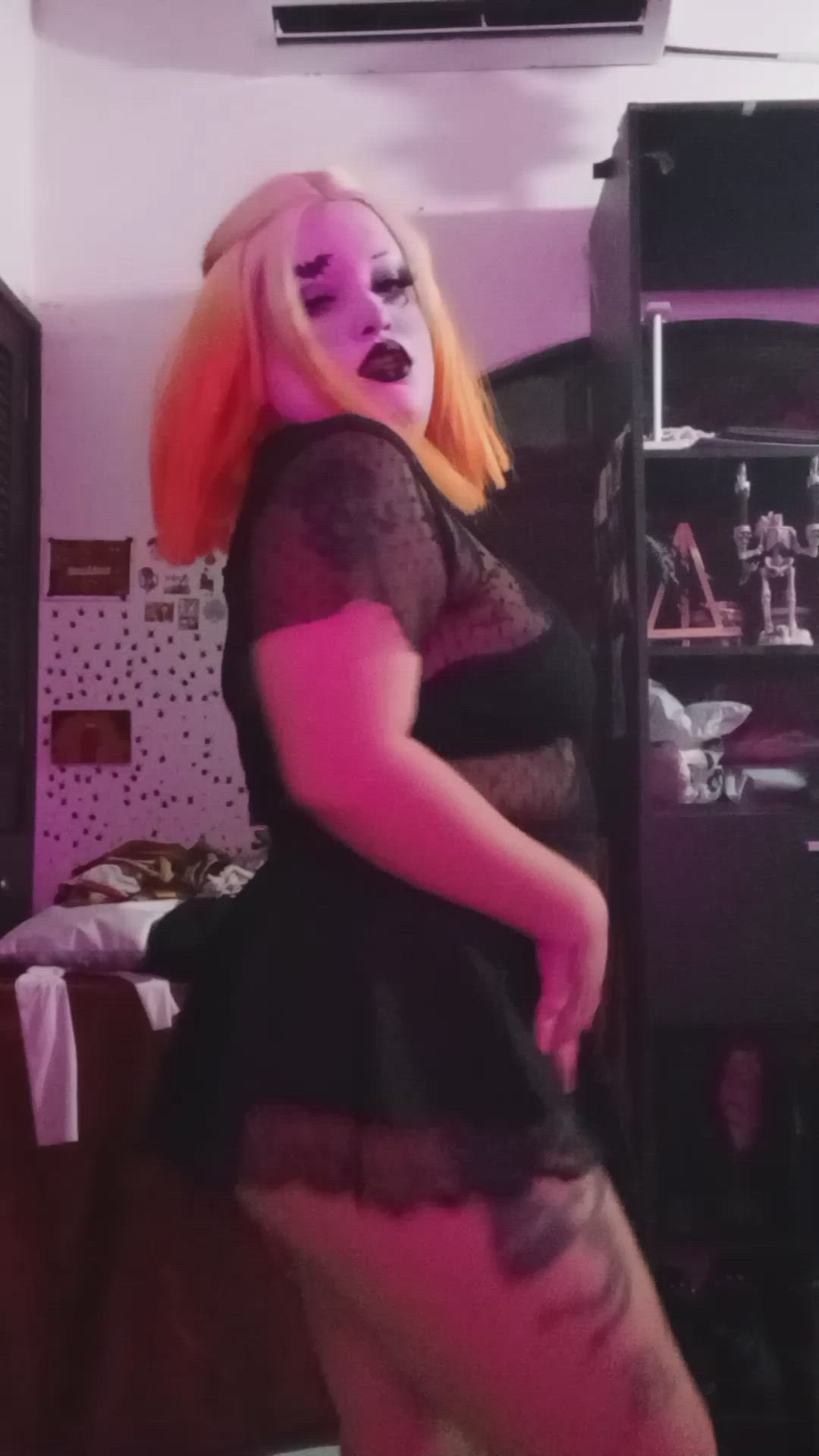 Ass, Blonde, Goth, Skirt, amateur-girls, curvy-chicks