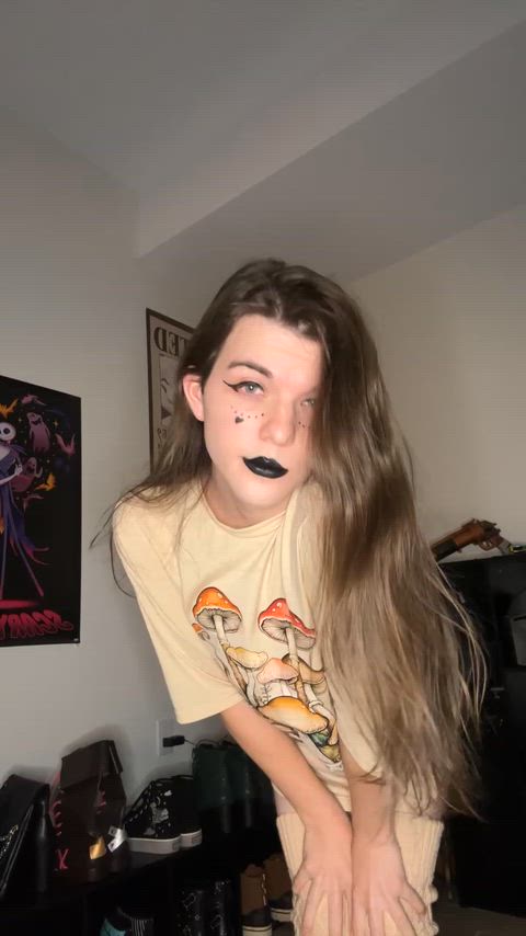 Itty bitty and bendy like a pretzel