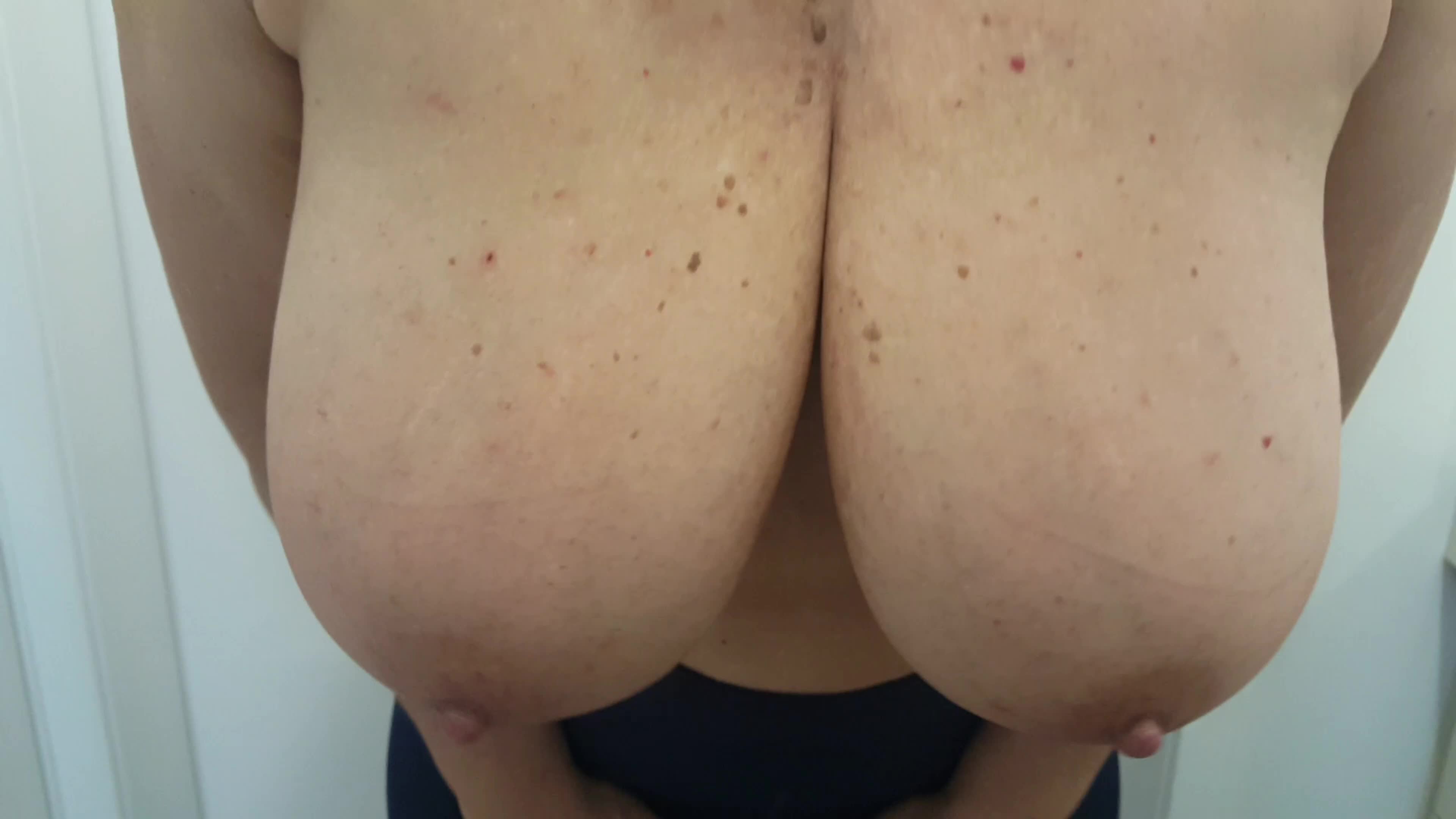 I hope my bOOb gif doesn't give you motion sickness 😉 xx 54yo 🇦🇺