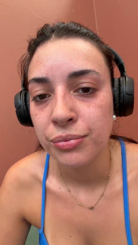 A woman's sweat is so sexy, I don't understand how there are men who don't like this natural and sexy fetish