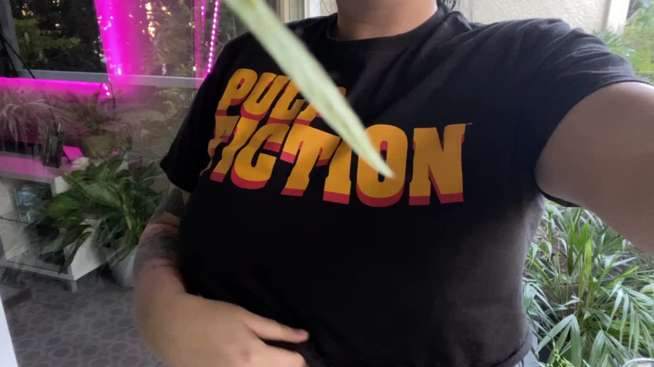 fucking around while watering my plants✨