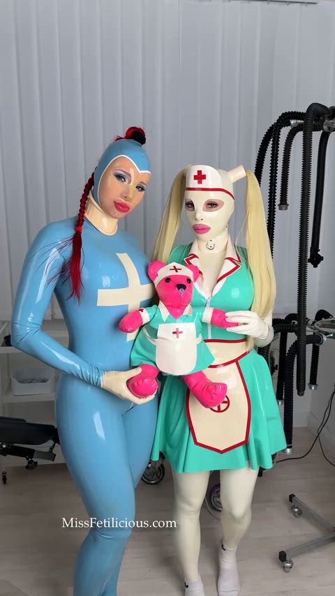 Just another day at the clinic 😷😜