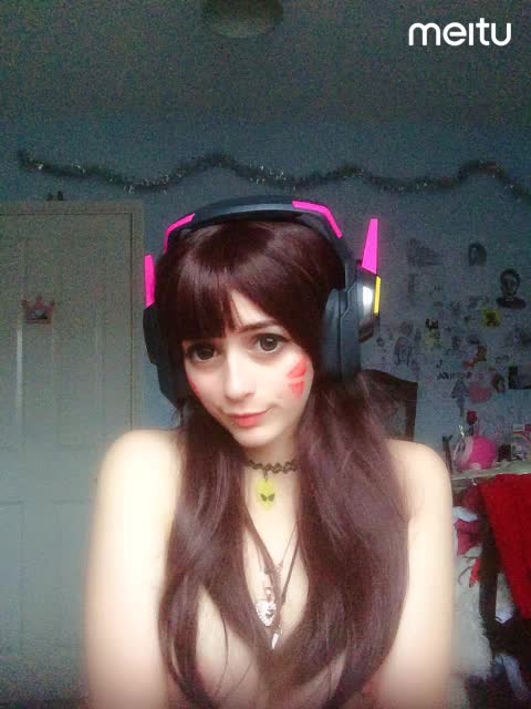 Widdle kitten is awake!! 💕✨ And she’s all dressed up for you ^=^ Nerf This!!✨✨🌸🌻