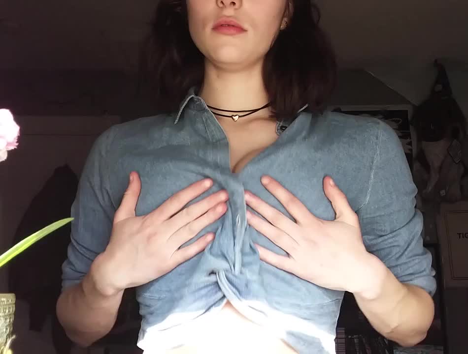 Nice Bouncy Boobs