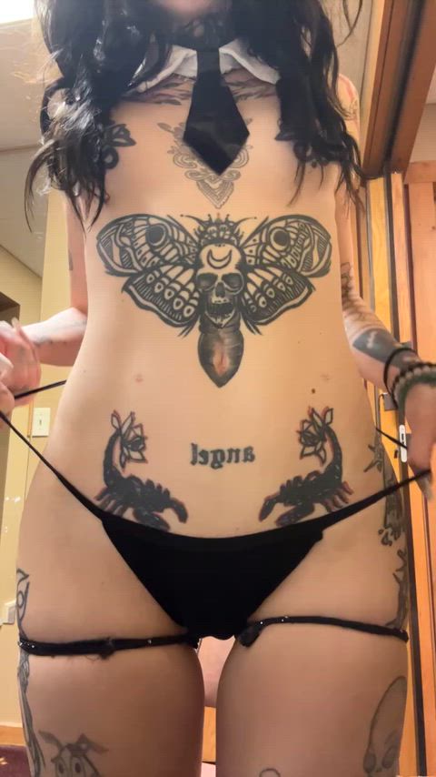 Do you like goth girls with diamonds? 🍑💎