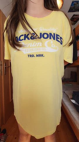 Very Curvy Housewife Stripping out of XXL T-shirt [f][51, mom of 1]