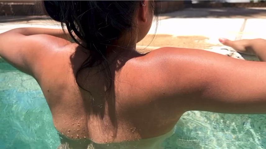 Slowmo Asian booty by the pool