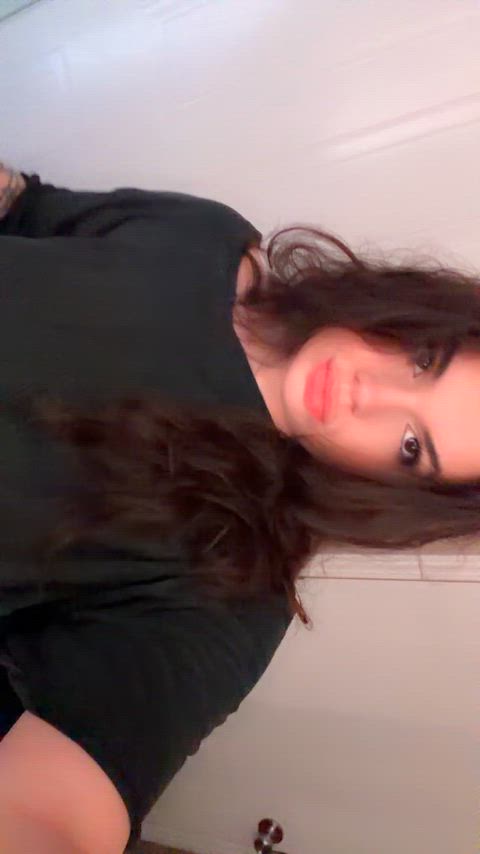 Oh yes, tits and a pretty face isn’t it?