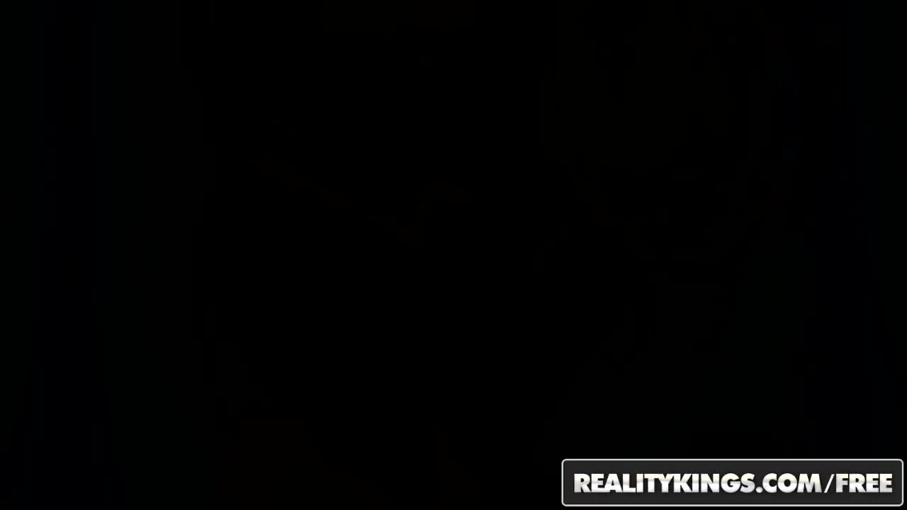 Lesbian Cosplay teens lick pussy and ass – – REALITY KINGS