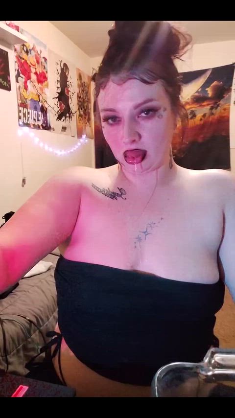 Who's dick can I make a mess on for a half ? 🫠😅😏💋💦 thumbnail