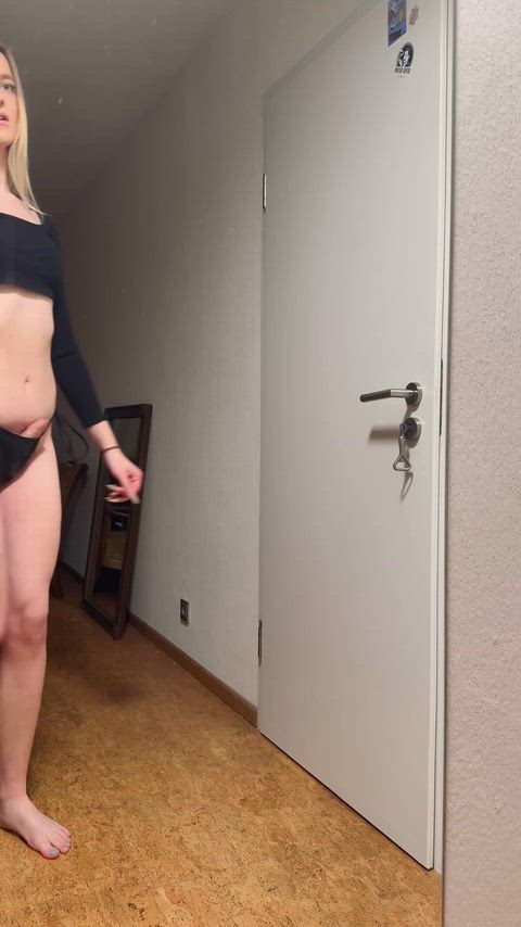 Mirror, Bikini & a very wet ending... 😏
But wait—what happens NEXT? 👀