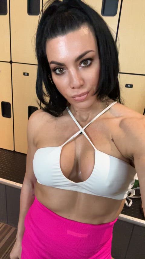 I would love my abs to be kissed