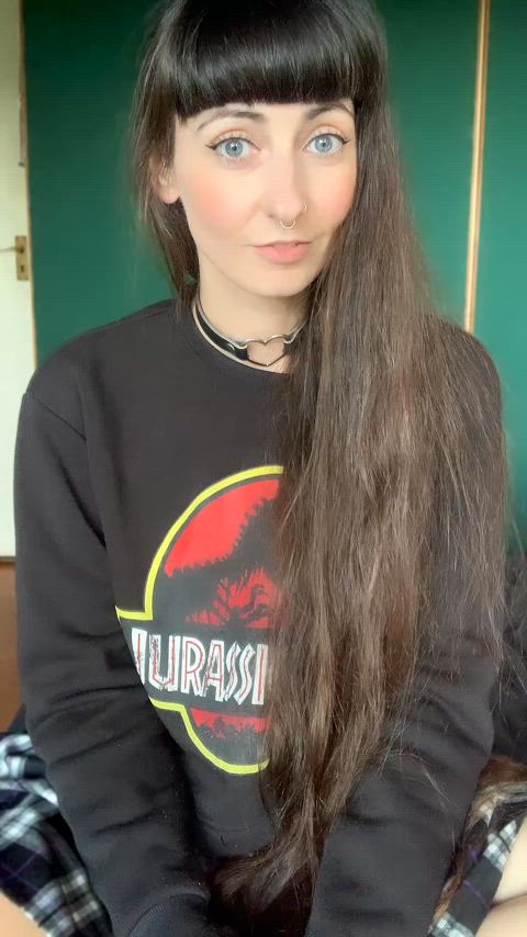 I just thought maybe you’d want to see my dinosaur socks 👉🏻👈🏻